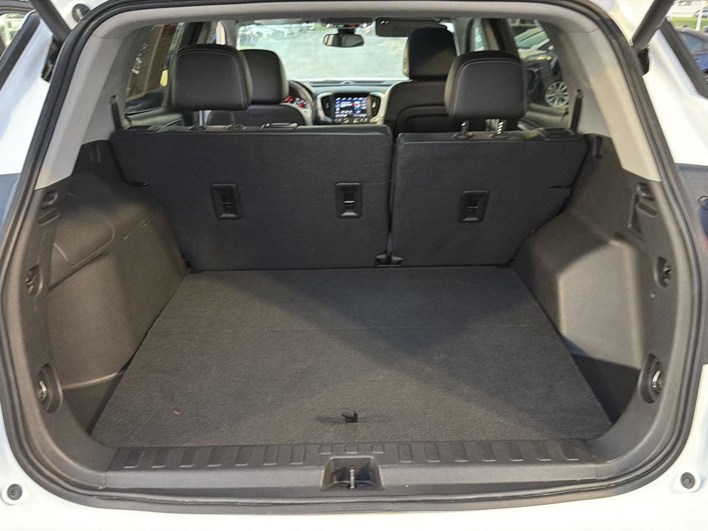 Used 2023 GMC Terrain SLT FWD image 34