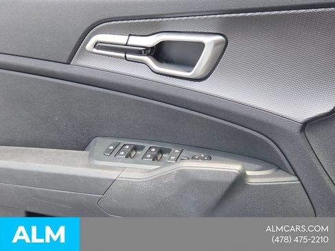 Used 2025 Kia Sportage LX FWD image 26