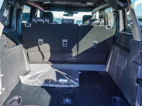 New 2025 Ford Bronco Badlands image 24