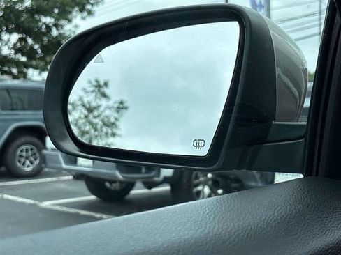 Used 2019 Jeep Cherokee Limited AWD/4WD image 28
