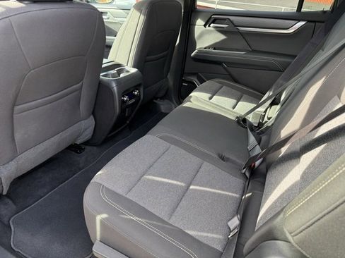 Used 2025 GMC Acadia Elevation image 16