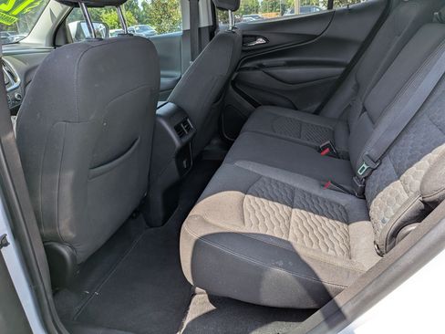 Used 2018 Chevrolet Equinox LT FWD image 15