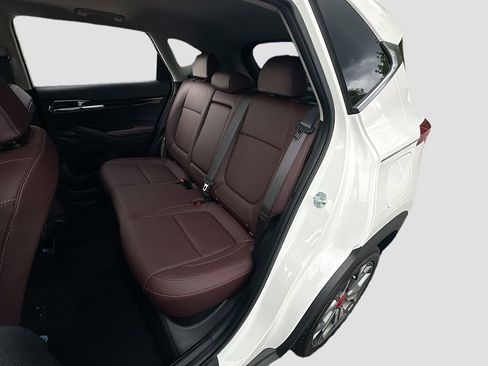 Certified 2023 Kia Seltos SX w/ SX Sunroof Package AWD/4WD image 26