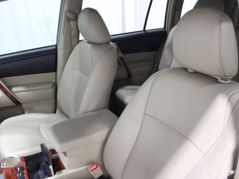 Used 2013 Toyota Highlander Limited FWD image 4