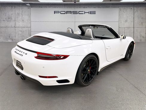 Certified 2017 Porsche 911 Carrera GTS RWD image 39