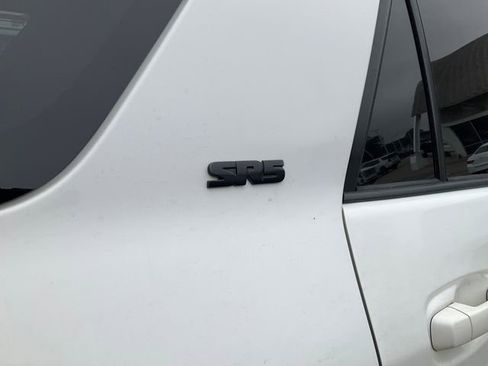 Used 2017 Toyota 4Runner SR5 RWD image 8