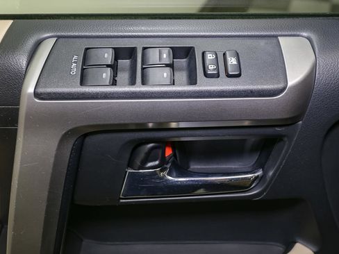 Used 2017 Toyota 4Runner SR5 AWD/4WD image 37