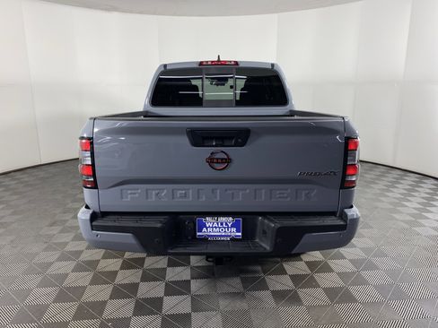 Used 2022 Nissan Frontier PRO-4X image 9
