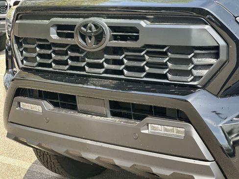 New 2026 Toyota Tacoma TRD Off-Road AWD/4WD image 25