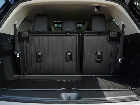 New 2025 Nissan Pathfinder SL w/ SL Premium Package image 8