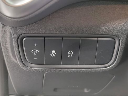 Used 2025 Kia Soul LX w/ LX Technology Package FWD image 10