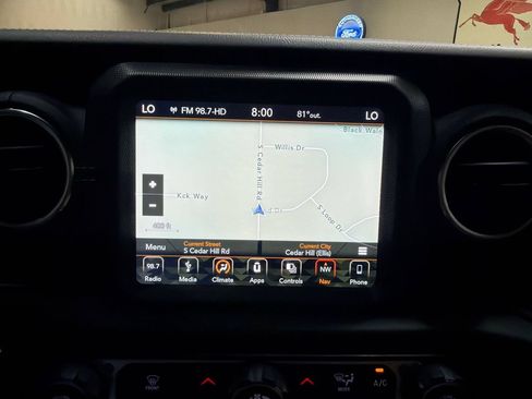 Used 2019 Jeep Wrangler Unlimited Sahara AWD/4WD image 19