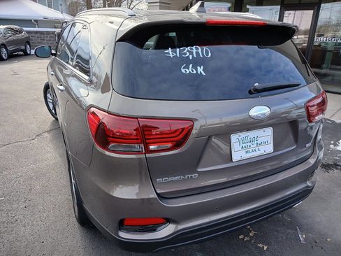 Used 2019 Kia Sorento LX w/ LX Convenience Package image 9