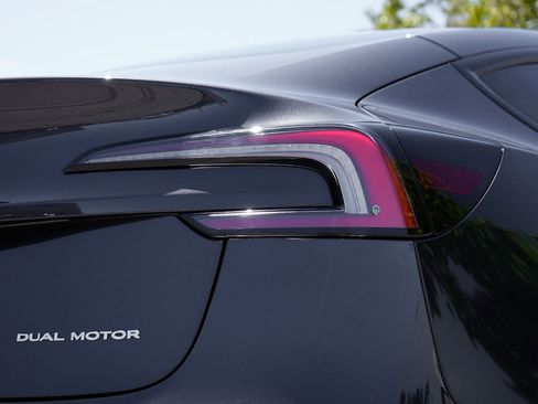 Used 2025 Tesla Model 3 Long Range AWD/4WD image 12