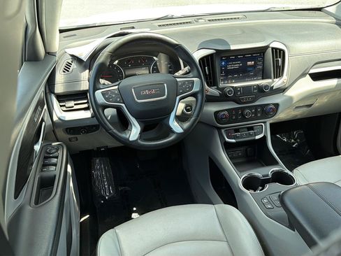 Certified 2024 GMC Terrain SLT FWD image 18