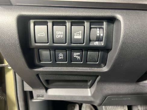 Used 2024 Subaru Forester Premium AWD/4WD image 17