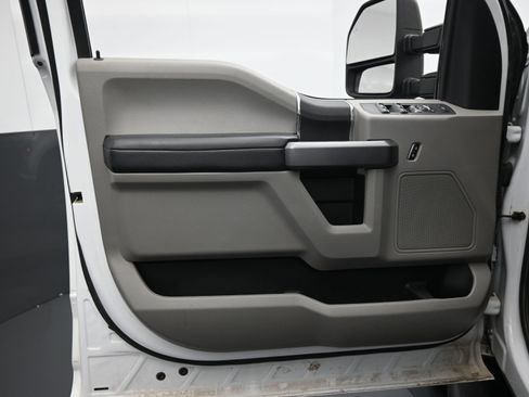 Used 2021 Ford F250 XLT w/ FX4 Off-Road Package image 18