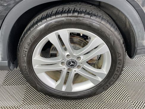 Used 2018 Mercedes-Benz GLA 250 4MATIC image 35