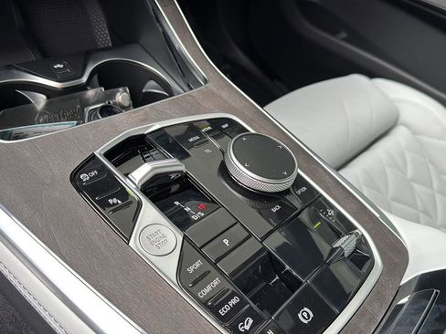 New 2026 BMW X7 xDrive40i w/ Premium Package image 23