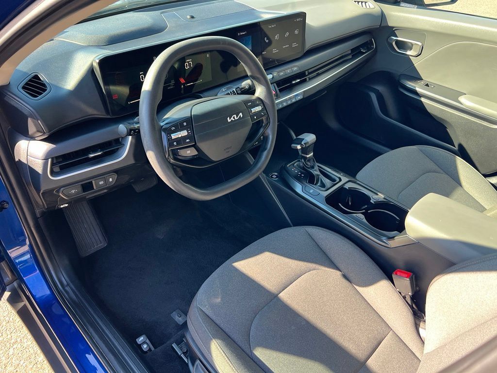 Certified 2025 Kia K4 FWD image 15