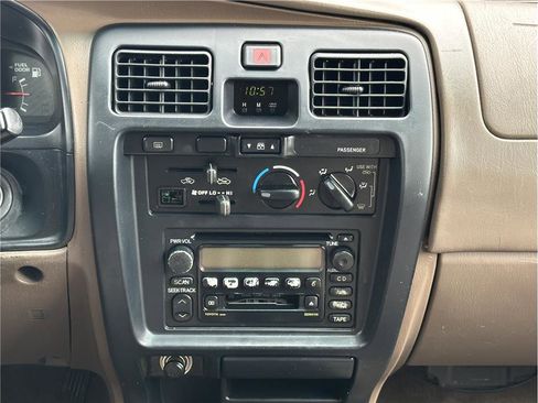 Used 2000 Toyota 4Runner SR5 AWD/4WD image 21