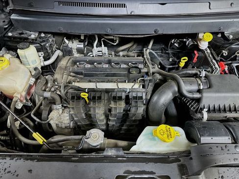 Used 2019 Dodge Journey SE w/ Blacktop Package FWD image 29