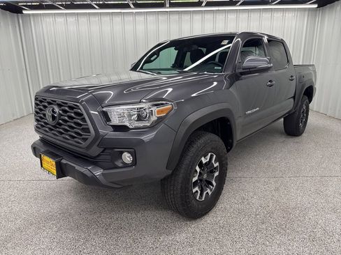 Used 2023 Toyota Tacoma TRD Off-Road w/ Technology Package AWD/4WD image 3