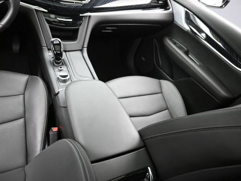 Used 2024 Cadillac XT6 Premium Luxury w/ Technology Package AWD/4WD image 15
