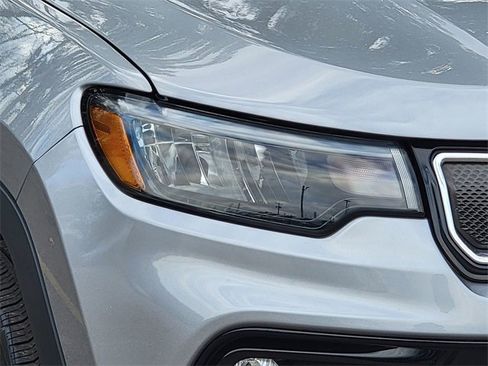 Certified 2022 Jeep Compass Limited image 16