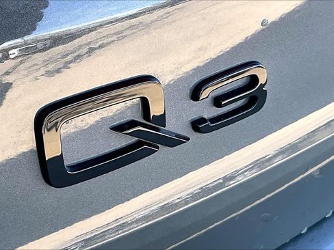 Certified 2025 Audi Q3 2.0T Premium w/ Convenience Package image 30
