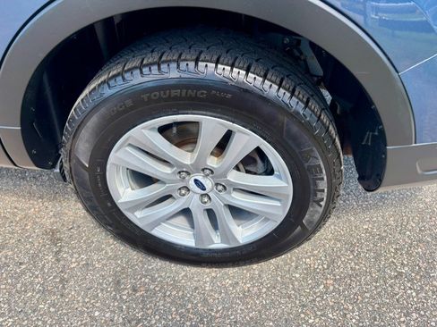 Used 2019 Ford Explorer XLT w/ Equipment Group 202A AWD/4WD image 43