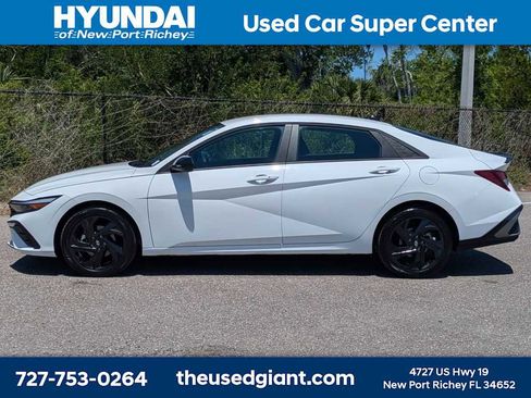 Used 2026 Hyundai Elantra Sport FWD image 2