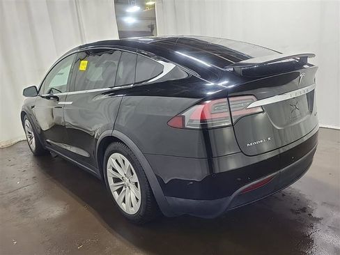 Used 2017 Tesla Model X 75D image 4