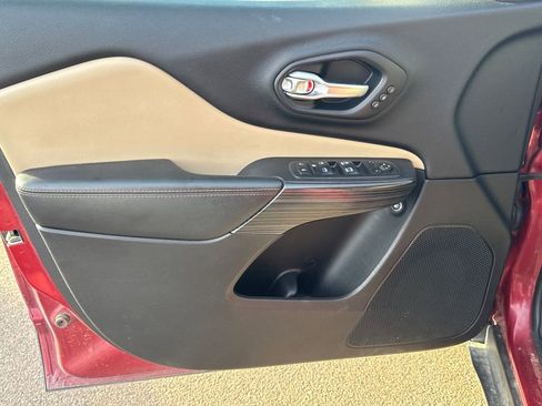 Used 2016 Jeep Cherokee Limited w/ Luxury Group image 10