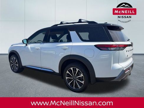 New 2026 Nissan Pathfinder Platinum AWD/4WD image 5