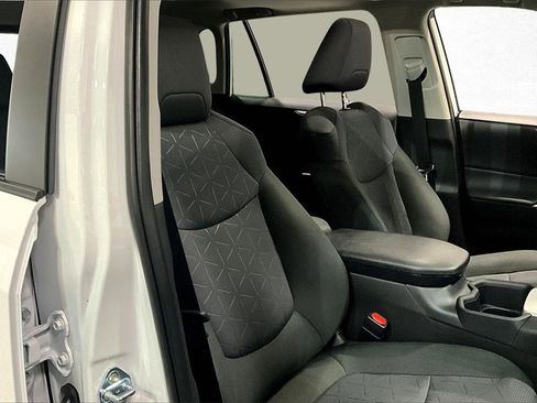 New 2025 Toyota RAV4 XLE w/ Convenience Package image 8