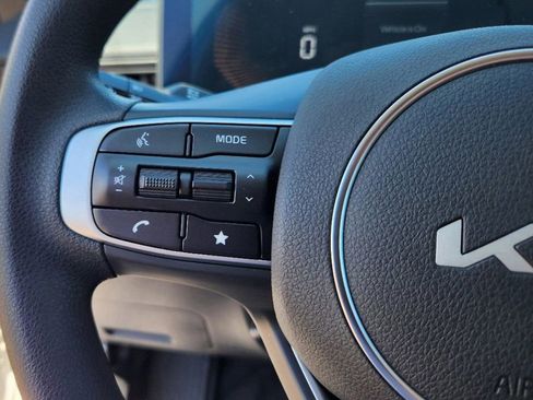 New 2025 Kia K5 LXS image 17