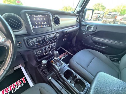 Used 2020 Jeep Gladiator Sport w/ Quick Order Package 24S AWD/4WD image 28