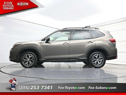 Used 2021 Subaru Forester Premium AWD/4WD image 27