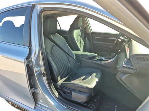 Used 2022 Toyota Camry SE image 29