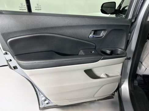 Used 2020 Honda Pilot EX image 25