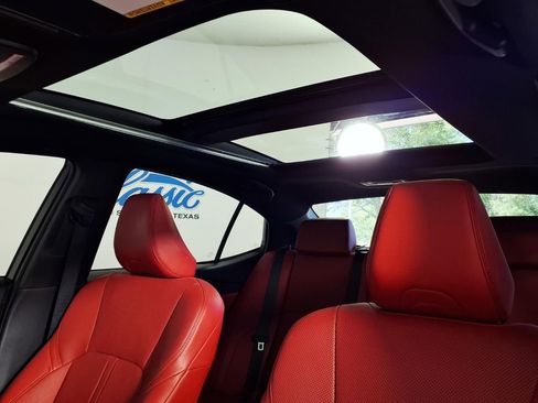 Used 2025 Toyota Camry XSE w/ Premium Package image 15