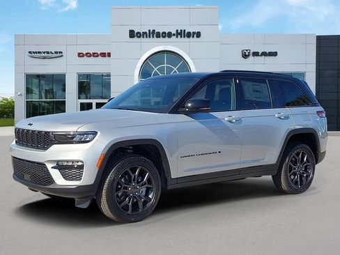 Used 2025 Jeep Grand Cherokee Limited AWD/4WD image 2