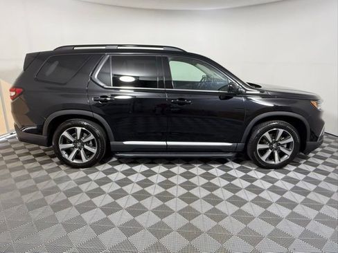 Used 2023 Honda Pilot Elite image 6