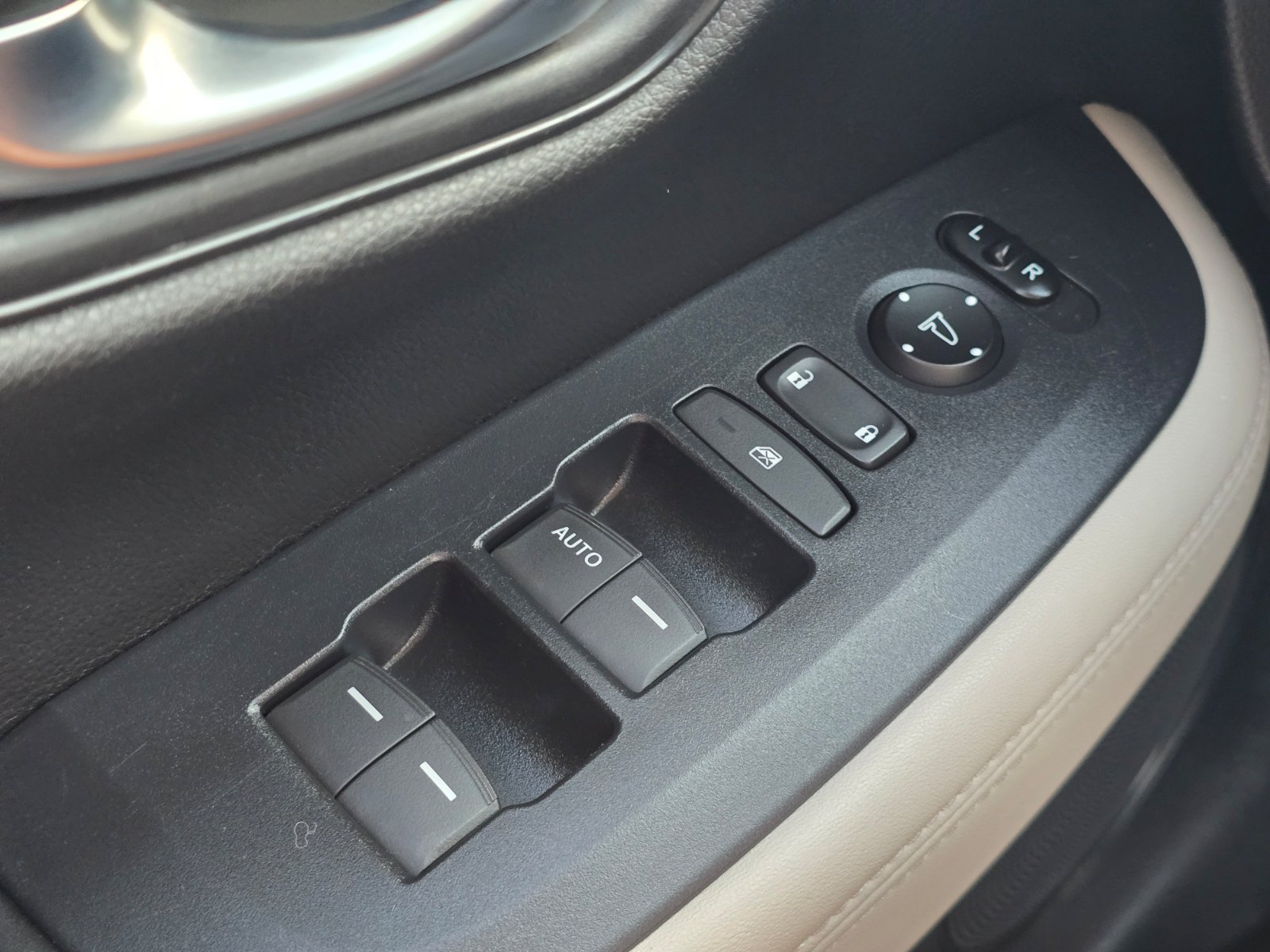 Used 2023 Honda HR-V LX image 24