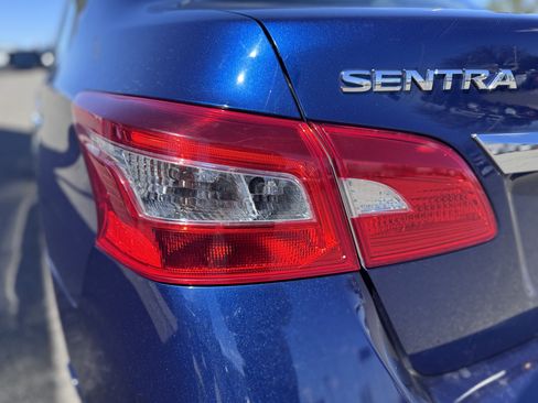Used 2019 Nissan Sentra S image 38