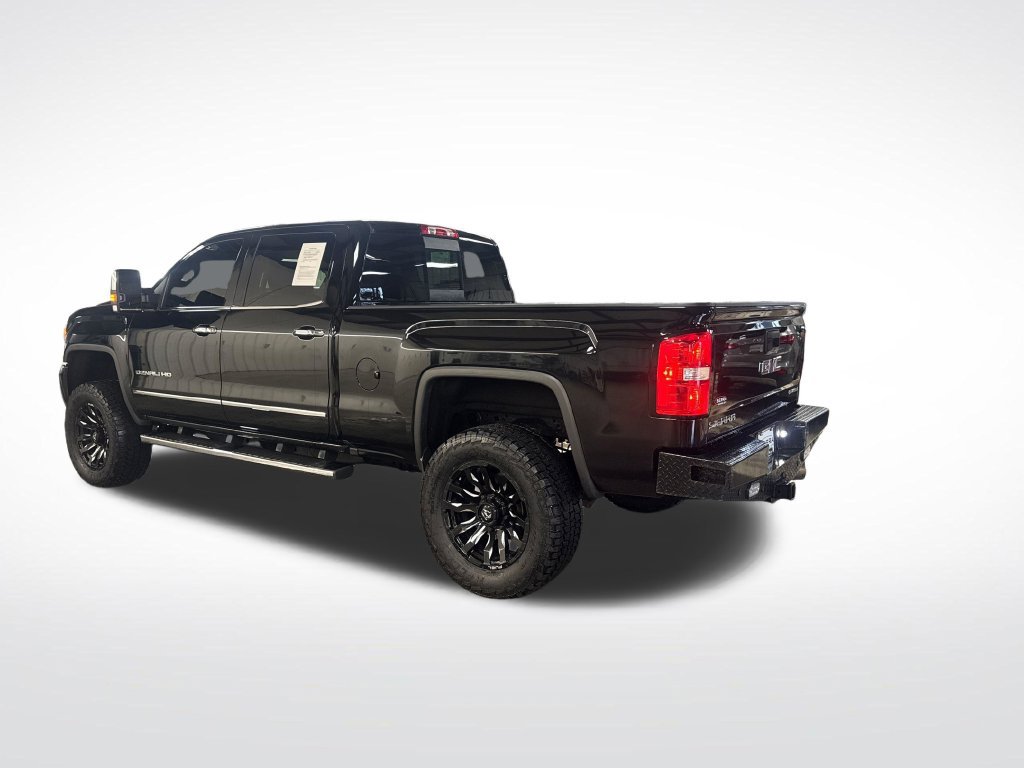 Used 2018 GMC Sierra 2500 Denali w/ Duramax Plus Package AWD/4WD image 3