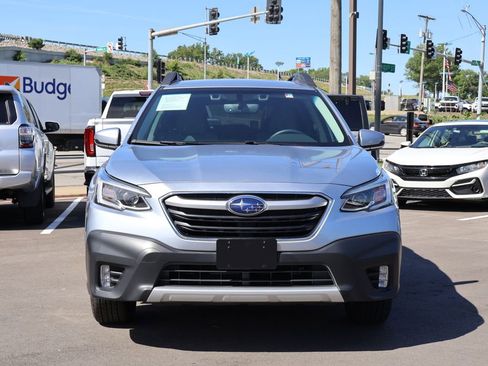 Used 2020 Subaru Outback Limited w/ Popular Package #2 AWD/4WD image 2