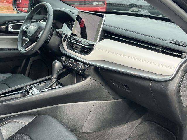 Used 2023 Jeep Compass Limited AWD/4WD image 24