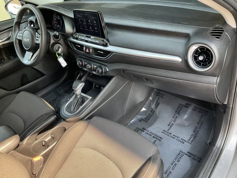 Used 2024 Kia Forte LXS image 19